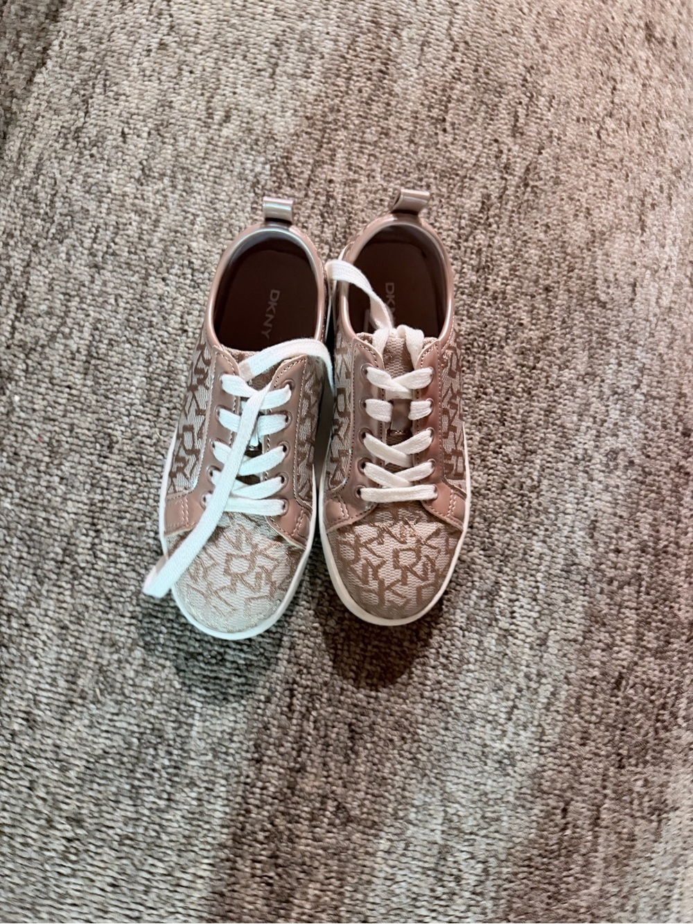 DKNY Girls Logo Lace-Up Sneakers in Blush Pink and White